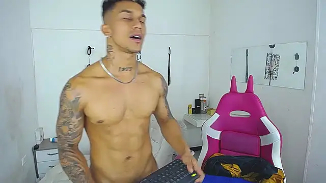 Leonard_Price's Webcam Show