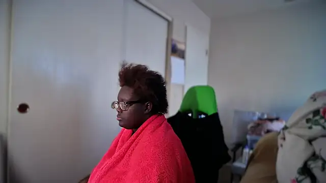 -Yagurlwest élő XXX-chatje