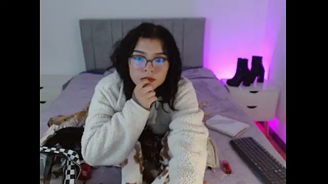 Онлайн чат XXX eilynro