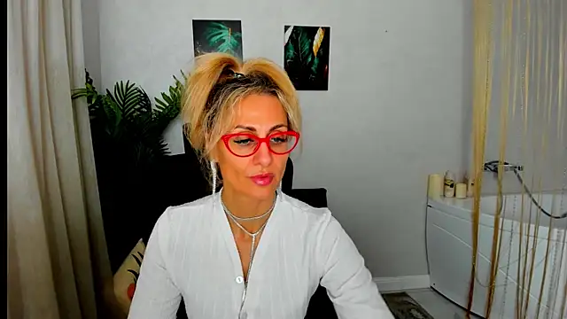 MuseOfStage Chat XXX in diretta