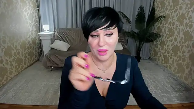 KiraTempt's Live XXX Chat