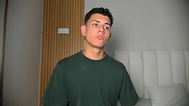 FireGuy_99 Adlı Modelin Canlı XXX Sohbeti