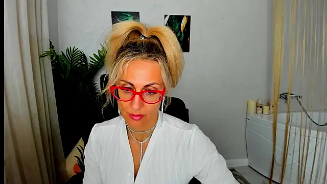 MuseOfStage élő XXX-chatje