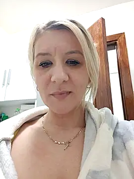 KaylinJan live XXX chat