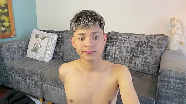 Andy_Belier23 Adlı Modelin Canlı XXX Sohbeti