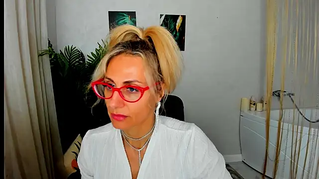 MuseOfStage's Live XXX Chat