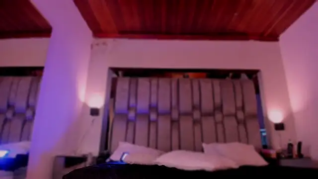 NikkySmiith's Live XXX Chat