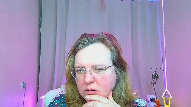 VestaWoody's Live XXX Chat