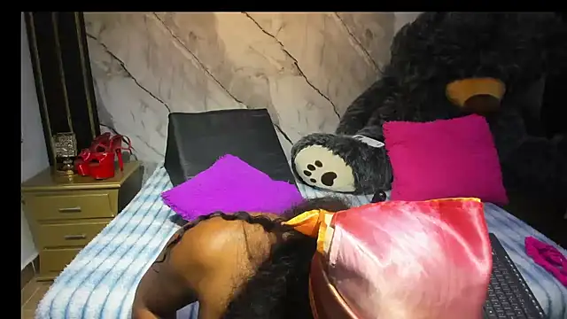 Niyirey1's Webcam Show