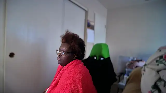 -Yagurlwest's Live XXX Chat