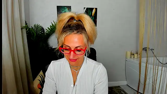 MuseOfStage's Live XXX Chat