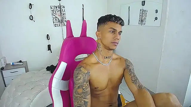 Leonard_Price Adlı Modelin Canlı XXX Sohbeti