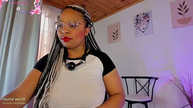 Chatroom XXX en direct de Lauraricci__