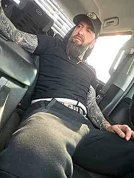 Beardedtattood Adlı Modelin Canlı XXX Sohbeti