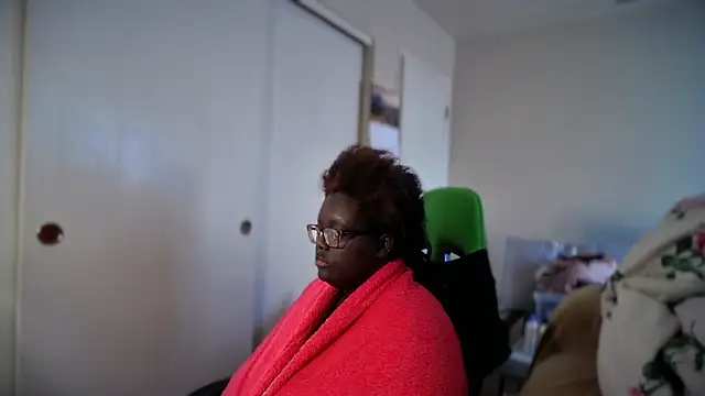 -Yagurlwest's Live XXX Chat