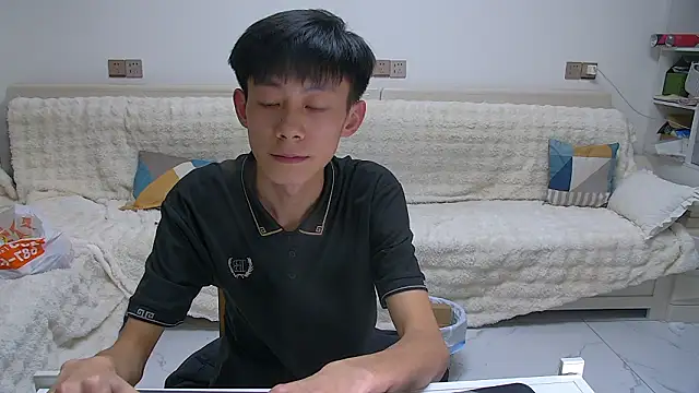 XXX chat uživo modela paofu-001