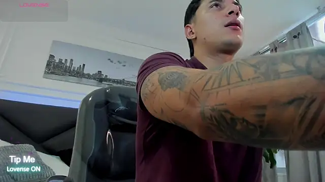 Chatroom XXX en direct de Damian23__