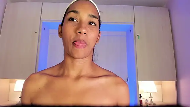 Chat +18 de AnahiCollins ao vivo