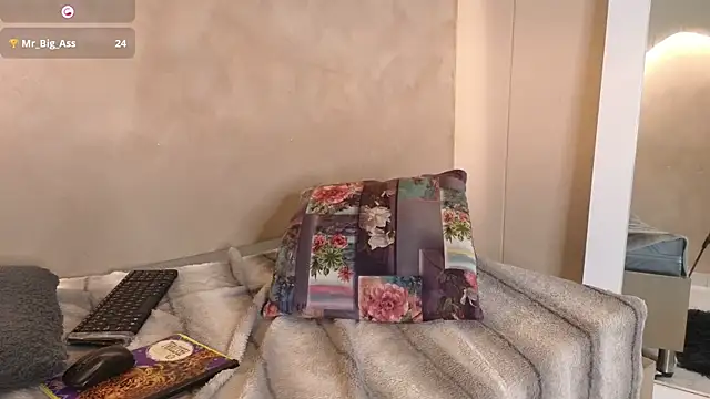 BellaRooux: онлайн-секс-чат