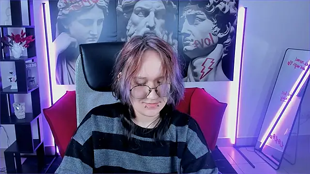 Sylvia_Reed élő XXX-chatje