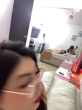 Chat +18 de Mia-Ghost ao vivo