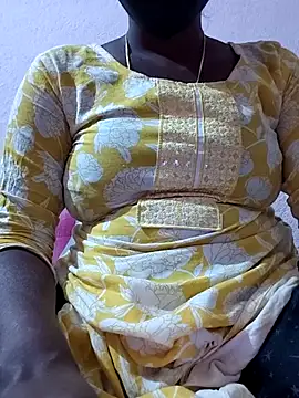 SRIDEVI55446 élő XXX-chatje