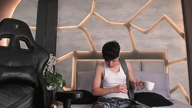 Matt_Wolf_ Live XXX Chat