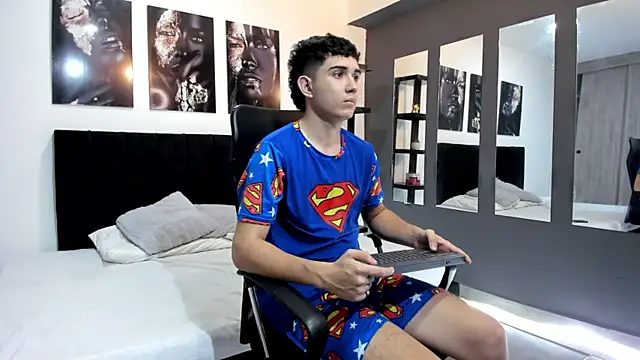 Czat XXX na żywo – Alejo_Grey