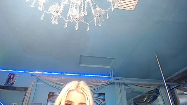 ADRIANNA_FOX Chat XXX live