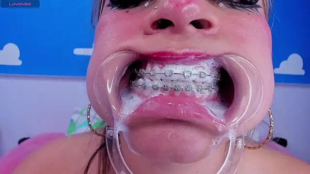 Chatroom XXX en direct de miss__evolet