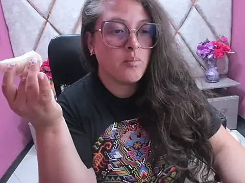 Chatroom XXX en direct de Sarah_Boobs_