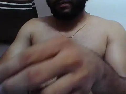 Virginboy2417 élő XXX-chatje