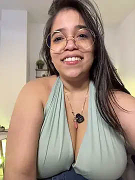 tati_reyess' Live XXX Chat