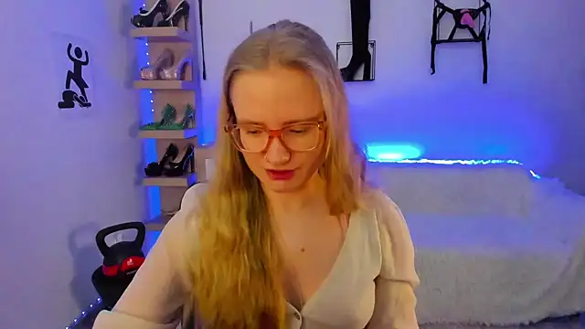 XXX chat uživo modela NancyHottie