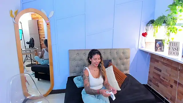 XXX chat uživo modela Georgina-coule