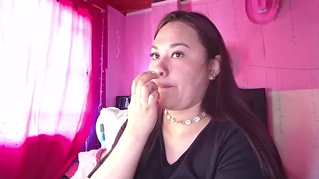 Chatroom XXX en direct de NikkiRous_