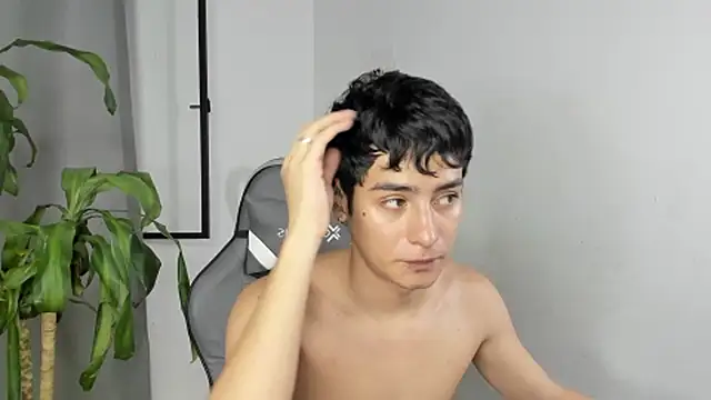 sebas_rose's Live XXX Chat