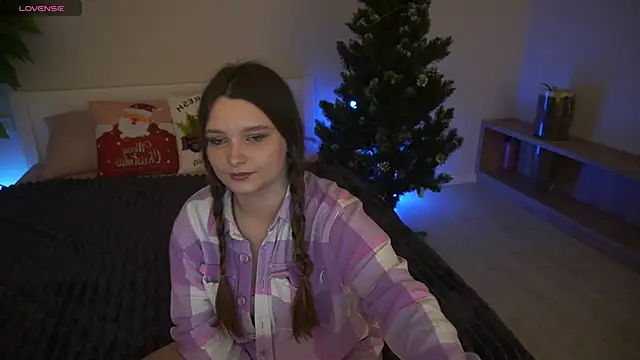 Chatroom XXX en direct de MagicPeachh_