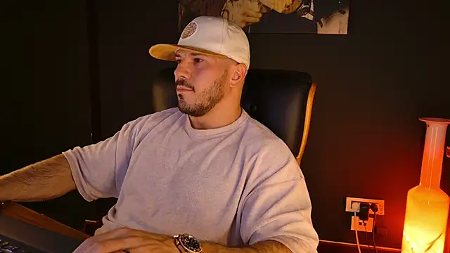 AngeloEric 现场XXX聊天