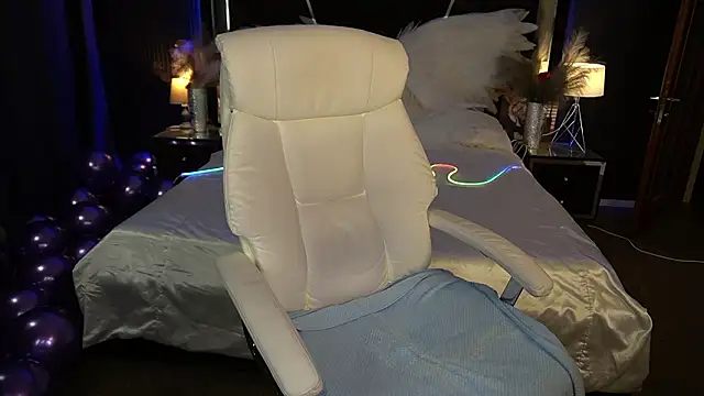 XXX chat uživo modela KiraGrayy