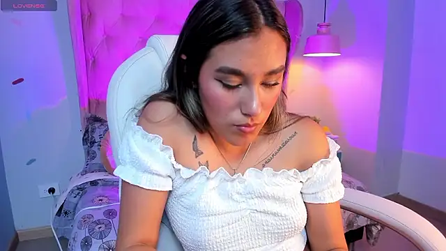 Chatroom XXX en direct de _Sophie__miller