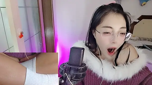 Czat XXX na żywo – Song_99