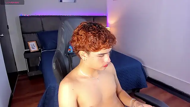 Aiiden_15's Live XXX Chat