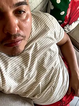 Gusta_bi's Live XXX Chat