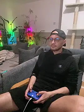 MattMiller28's Live XXX Chat