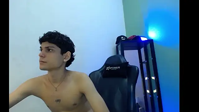 dilan_hott_'s Live XXX Chat