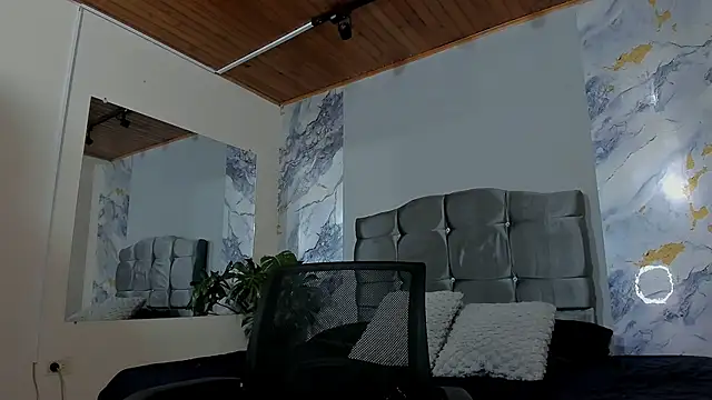 James_Adams_01: απευθείας συνομιλία ΧΧΧ