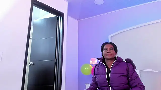 Chatroom XXX en direct de salome_moon_