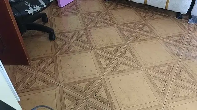 _Caroline34's Live XXX Chat