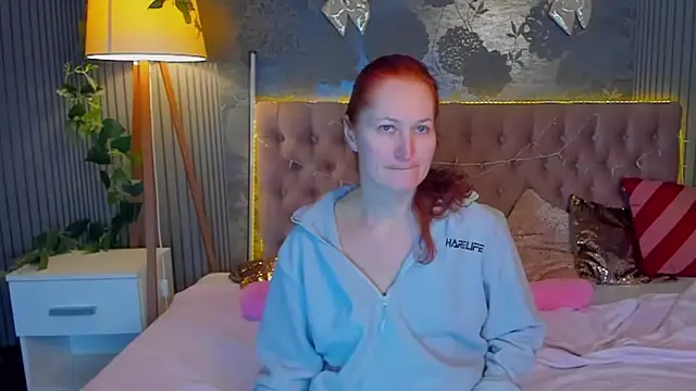 Chatroom XXX en direct de JasmineeSky